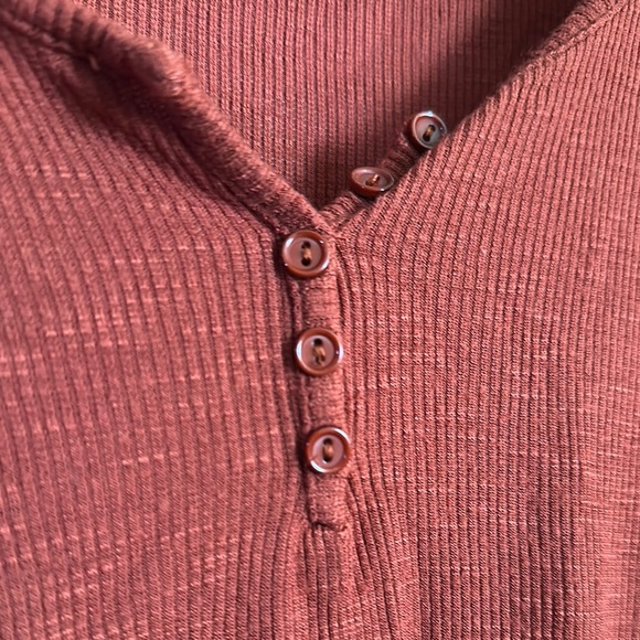 Women's Rust Top - Picture 3 of 3